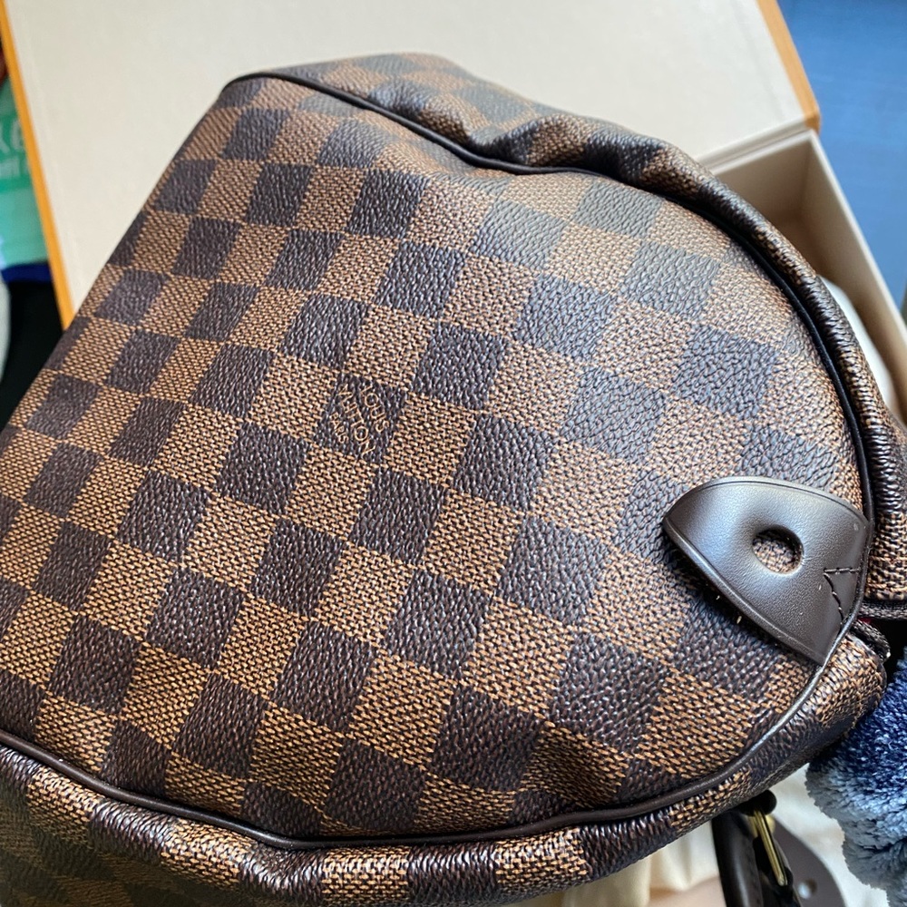 Authentic Louis Vuitton Speedy 30! - Picture 13 of 16